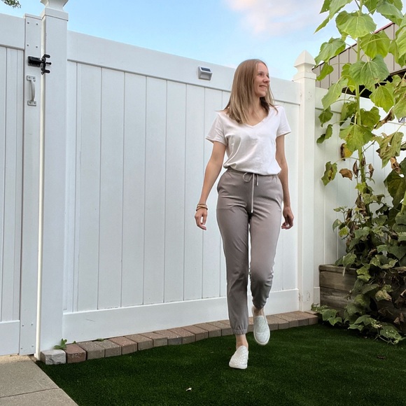 RW&Co 4-way stretch joggers - Picture 3 of 3